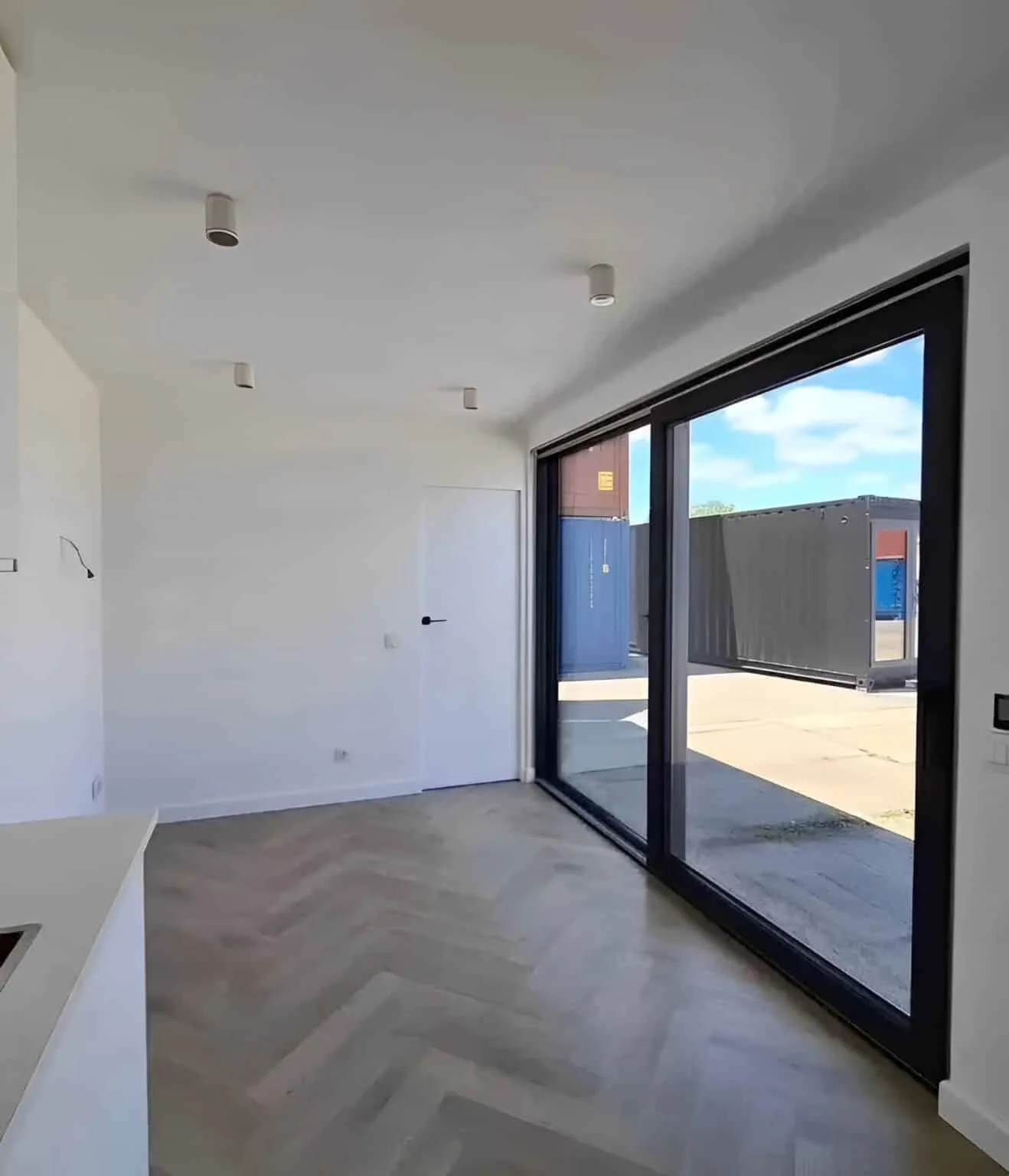 Custom 40ft Shipping Container House. - Image 4