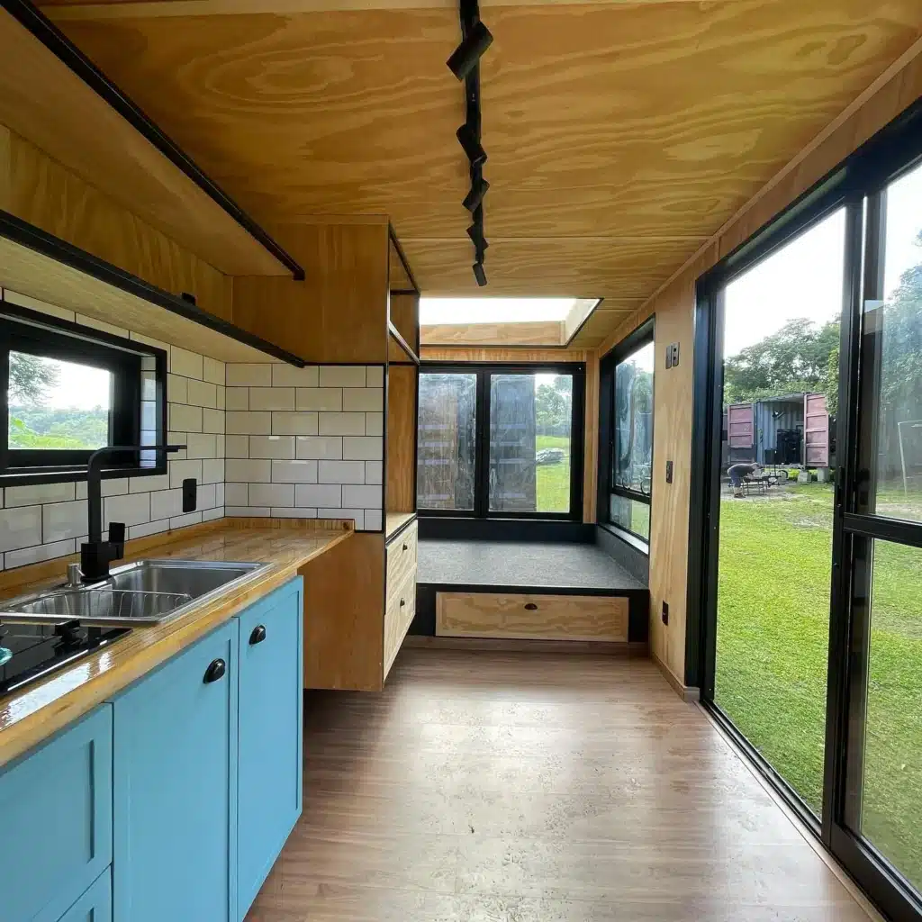 Custom 20ft Cozy Cabin Container House - Image 4