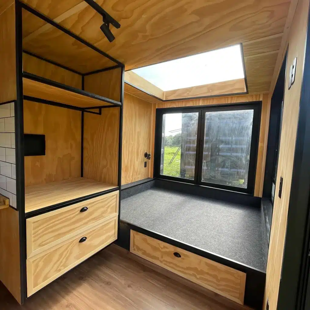 Custom 20ft Cozy Cabin Container House - Image 5