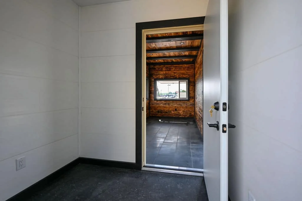 20ft Portable Shipping Container Bar | Commercial Pop-Up Bar Container - Image 6