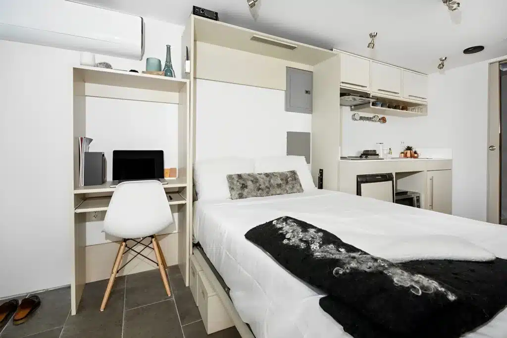 Fully Equipped 20ft Shipping Container Home. - Image 2